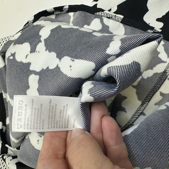 Tabitha Black & White Geometric Sleeveless Fit & Flare Dress - Size 6 - Picture 11 of 11